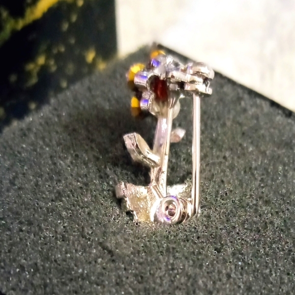 Pink Rhinestone Flower Pin Brooch - Picture 4 of 9